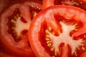 Une tomate coupée